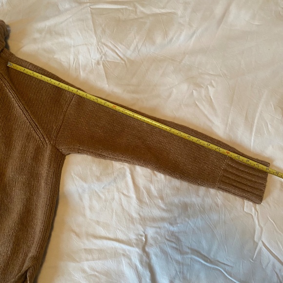 Everlane Orangey Brown Wool Oversized Turtleneck Sweater, size Small - Picture 7 of 10